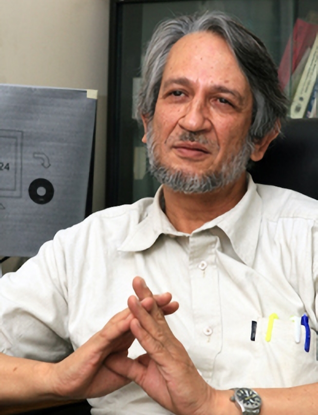 Dr. Jesús Álvarez Calderón