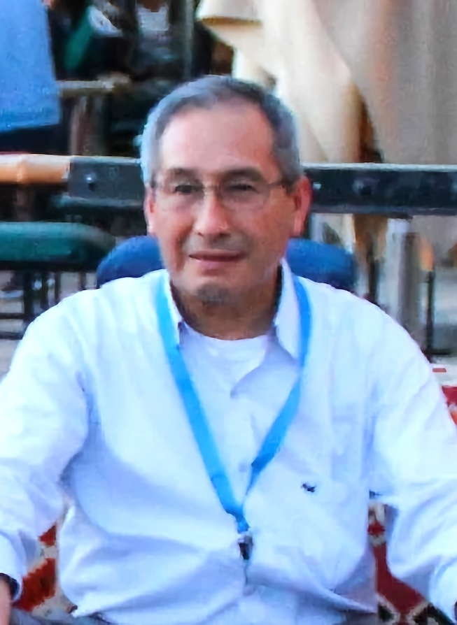 Dr. Roberto Quezada Batalla
